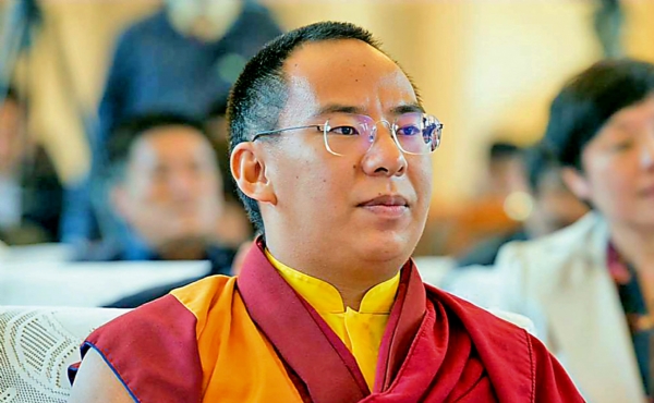 চীনে দালাই লামাৰ উত্তৰাধিকাৰী হিচাপে ঘোষণা কৰা পঞ্চেন লামা চীনে দালাই লামাৰ উত্তৰাধিকাৰী হিচাপে ঘোষণা কৰা পঞ্চেন লামা