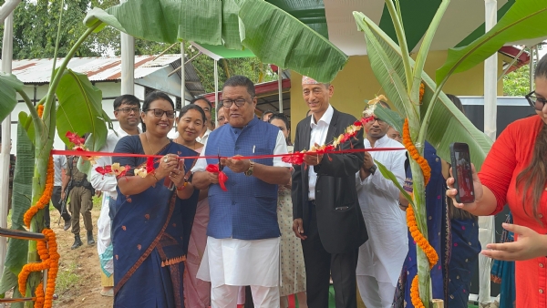 আজি সোণাপুৰত উপস্থিত হয় শিক্ষামন্ত্ৰী ডা০ ৰণোজ পেগু।