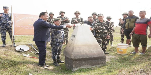 নেপাল আৰু ভাৰতৰ সীমান্তৰ খুঁটা মেৰামতিৰ কাম আৰম্ভ 