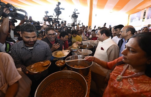 প্ৰয়াগৰাজ মহা কুম্ভমেলাত গৌতম আদানী