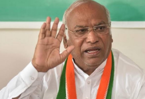 সৰ্বভাৰতীয় কংগ্ৰেছ কমিটীৰ সভাপতি মল্লিকাৰ্জুন খৰ্গে