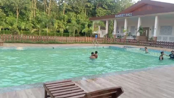 গ্ৰাম্য অৰ্থনীতিৰ লগতে অৱসৰ -বিনোদনৰ আহিলা হিচাপে পৰিগণিত হোৱা কনকা গ্ৰাম্য ৰিজৰ্টে এক উল্লেখনীয় অৰিহণা যোগায় আহিছে।