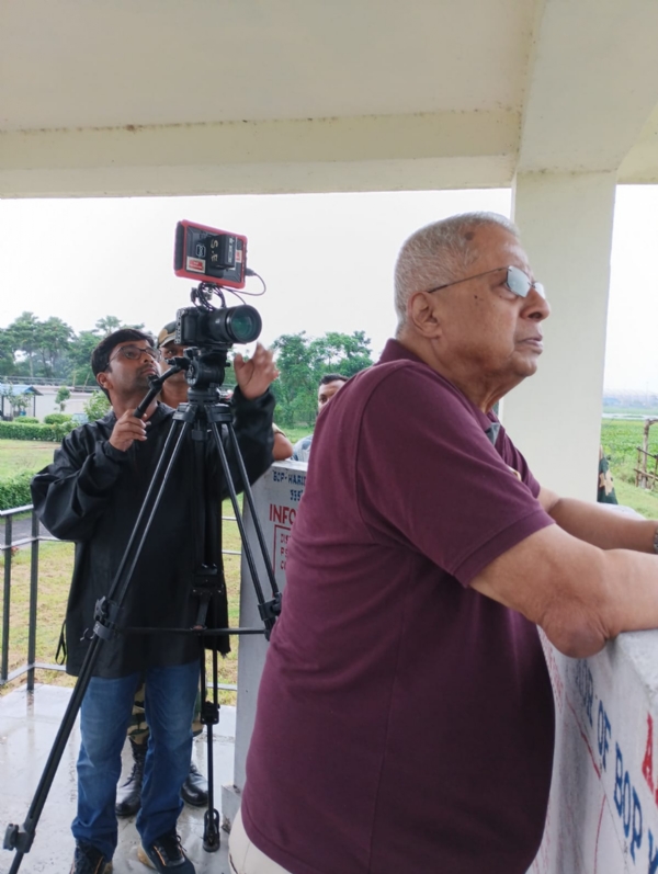 ছবিখনৰ এটা দৃশ্যত তথাগতা ৰয়