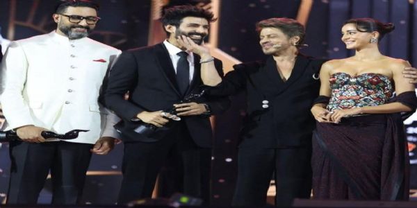 ৭০ সংখ্যক ফিল্মফেয়াৰ বঁটা ২০২৫ত ‘লাপতা লেডিজ’ৰ আধিপত্য বিস্তাৰ, আলিয়া ভাট আৰু অভিষেক বচ্চনে জিনিলে হৃদয়