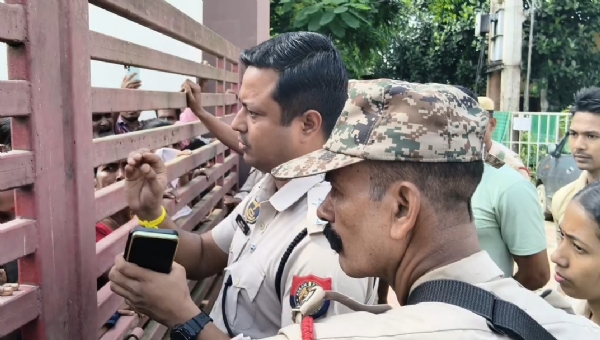 হত্যাকাৰীক ফাঁচিৰ দাবীত উত্তপ্ত ক্ষেত্ৰী থানা,,