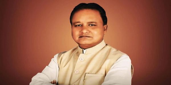 ওড়িশাৰ মুখ্যমন্ত্ৰীয়েৰ দুৰ্গাপুৰ দলবদ্ধ ধৰ্ষণৰ বলি হোৱা ছাত্ৰীগৰাকীৰ সৈতে বাৰ্তালাপ – “চিন্তা নকৰিবা, ৰাজ্য চৰকাৰ সম্পূৰ্ণ তোমাৰ লগত আছে”