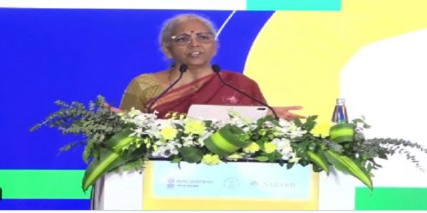 কৃষকসকলে কৃষি লাভজনক কৰি তুলিবলৈ পিএমএফএমই, পিএমডিডিকেৱাইৰ সুবিধা ল’ব লাগেঃ সীতাৰমণ