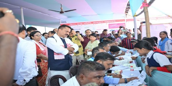 স্বাস্থ্য মন্ত্ৰী অশোক সিংহলে গুৱাহাটী চেণ্ট্ৰেল বিধানসভা সমষ্টিত বৃহৎ স্বাস্থ্য শিবিৰৰ শুভাৰম্ভ কৰে
