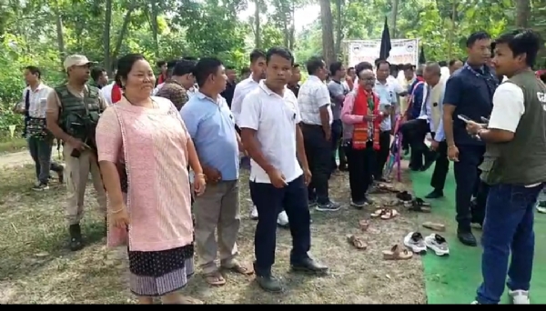 পশ্চিম কাৰ্বি আংলং জিলাৰ ছাৰ্ছিমত শ্বহীদ দিৱস উদয়াপন।