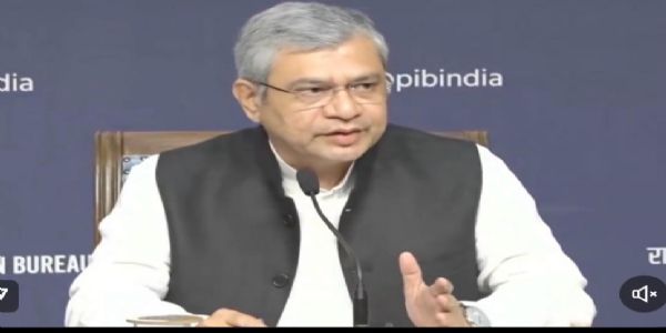নৱৰাত্ৰিৰ সময়ত ইলেক্ট্ৰনিকছৰ বিক্ৰী যোৱা বছৰৰ তুলনাত ২০-২৫ শতাংশ বৃদ্ধিঃ অশ্বিনী বৈষ্ণৱ