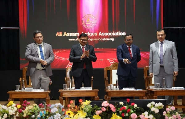 সদৌ অসম ন্যায়াধীশ সন্থাৰ আনুষ্ঠানিক ৱেবছাইট মুকলি কৰিলে ন্যায়াধীশ উজ্জ্বল ভূঞাই