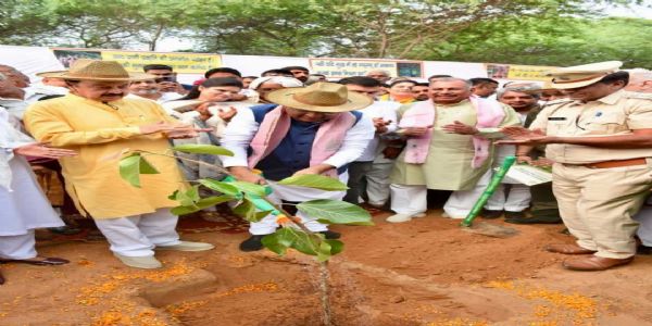 বন্যপ্ৰাণী সপ্তাহ উপলক্ষে মানেছাৰত স্থাপন কৰা ‘নামো ভান’ৰ আধাৰশিলা