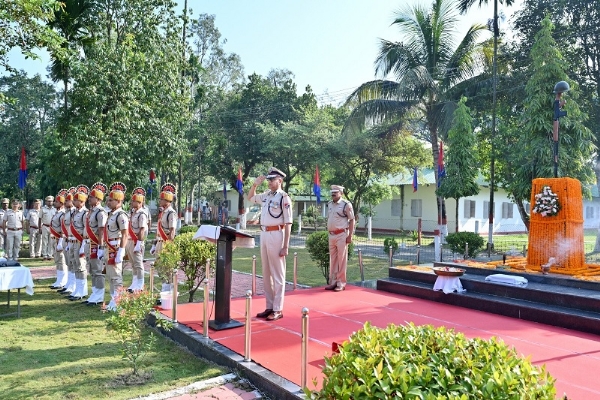 पूसी के रेसुब द्वारा पूसीरे मुख्यालय गुवाहाटी के मालीगांव स्थित रिज़र्व लाइन में आयोजित पुलिस स्मृति दिवस, 2025 का दृश्य