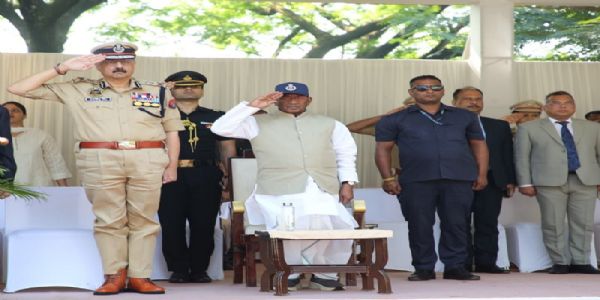 আৰক্ষী স্মৃতি দিৱসত আৰক্ষী জোৱানলৈ অসমৰ ৰাজ্যপালৰ শ্ৰদ্ধাঞ্জলি