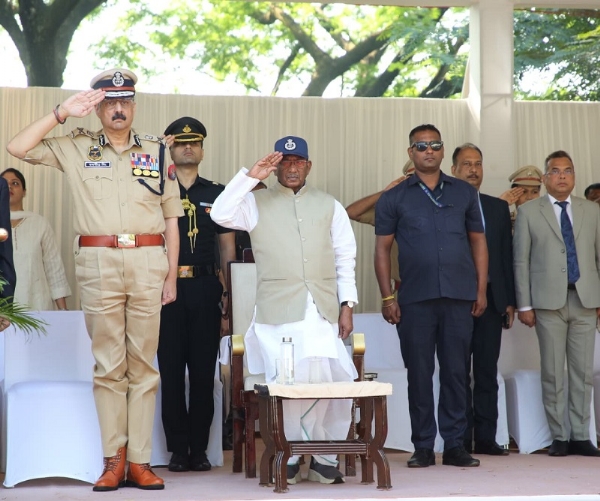 গুৱাহাটীঃ আৰক্ষী স্মৃতি দিৱসত আৰক্ষী জোৱানলৈ অসমৰ ৰাজ্যপালৰ চহকী শ্ৰদ্ধাঞ্জলি