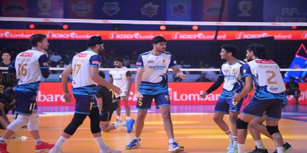 পিভিএল ২০২৫: কোচি ব্লু স্পাইকাৰছৰ আহমেদাবাদ ডিফেণ্ডাৰছক পৰাস্ত কৰি প্ৰতিযোগিতাখনৰ পৰা বিদায়