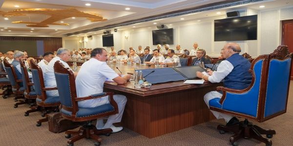 ‘অপাৰেচন সিন্দুৰ’ত পাকিস্তানক বন্দৰতে আৱদ্ধ কৰি ৰখাৰ ক্ষেত্ৰত নৌসেনাৰ ভূমিকাক প্ৰশংসা প্ৰতিৰক্ষা মন্ত্ৰীৰ