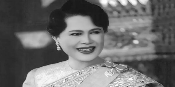 থাইলেণ্ডৰ ৰাণী মাতৃ ছিৰিকিটৰ ৯৩ বছৰ বয়সত মৃত্যু