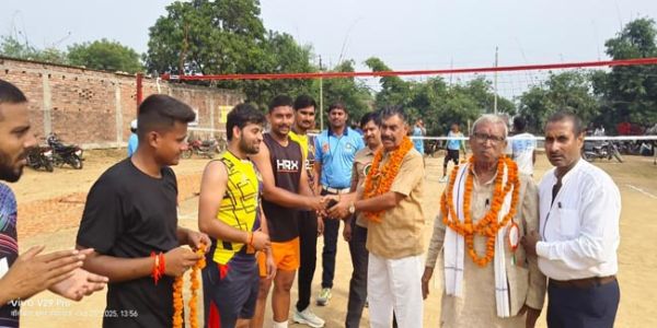 ডৰ্জনাধিক প্ৰখ্যাত দলৰ খেলুৱৈৰ নিজৰ দক্ষতা প্ৰদৰ্শন