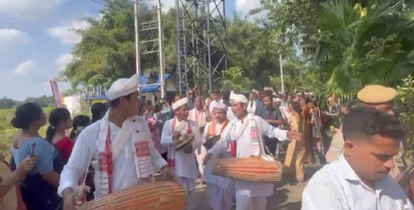 ৮কোটি টকাৰ আবণ্টনৰে আজি পৰা শুভাৰম্ভ নাজিৰাৰ গেলেকী দৈখনা নৈ , দেঞ্চি আৰু নামদাং নদীৰ খনন কাৰ্য ৮কোটি টকাৰ আবণ্টনৰে আজি পৰা শুভাৰম্ভ নাজিৰাৰ গেলেকী দৈখনা নৈ , দেঞ্চি আৰু নামদাং নদীৰ খনন কাৰ্য