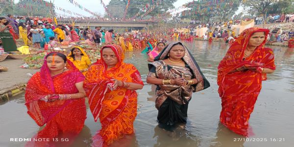 ফকিৰাগ্ৰামত ব্যাপক উলহ মালহৰে উদযাপন কৰিলে ষট পূজা
