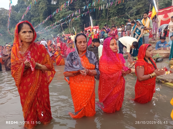 ফকিৰাগ্ৰামত ব্যাপক উলহ মালহৰে উদযাপন কৰিলে ষট পূজা । ফকিৰাগ্ৰামত ব্যাপক উলহ মালহৰে উদযাপন কৰিলে ষট পূজা ।