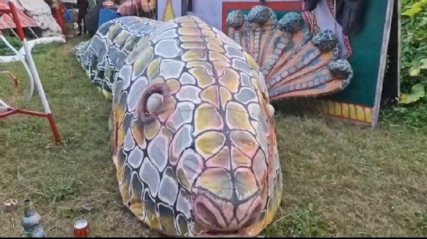 সন্মূখত শ্ৰীকৃষ্ণৰ ৰাসলীলা, ৰাজ্যৰ বিভিন্ন প্ৰান্তৰ মুখা শিল্পী সকলৰৰ মাজত ব্যৱস্ততা বৃদ্ধি সন্মূখত শ্ৰীকৃষ্ণৰ ৰাসলীলা, ৰাজ্যৰ বিভিন্ন প্ৰান্তৰ মুখা শিল্পী সকলৰৰ মাজত ব্যৱস্ততা বৃদ্ধি