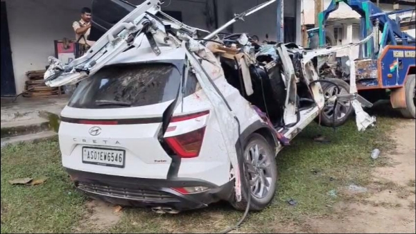 মঙলবাৰে পুৱতি নিশা জাগীৰোডৰ শিলচাঙত ভয়ংকৰ পথ দুৰ্ঘটনা মঙলবাৰে পুৱতি নিশা জাগীৰোডৰ শিলচাঙত ভয়ংকৰ পথ দুৰ্ঘটনা