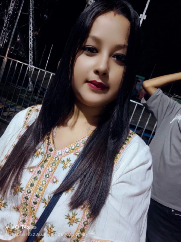 শোণিতপুৰৰ চাৰিদুৱাৰৰ পৰা সন্ধানহীন বিবাহিত মহিলা। শোণিতপুৰৰ চাৰিদুৱাৰৰ পৰা সন্ধানহীন বিবাহিত মহিলা।