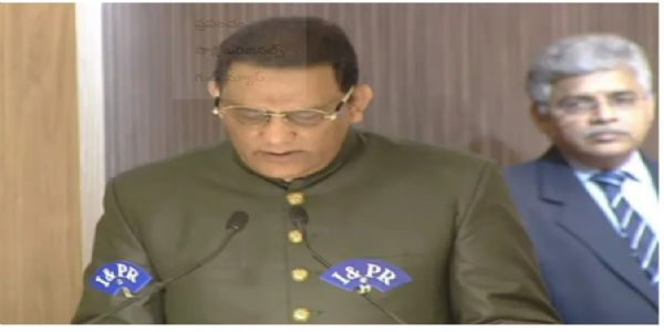 প্ৰাক্তন ক্ৰিকেটাৰ আজহাৰুদ্দিনৰ তেলেংগানা চৰকাৰত মন্ত্ৰী হিচাপে শপত গ্ৰহণ
