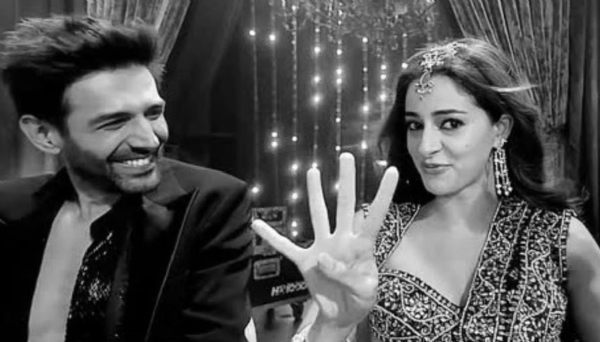 अनन्या पांडे, कार्तिक आर्यन - फोटो सोर्स एक्स