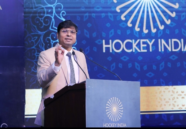 हॉकी इंडिया के अध्यक्ष डॉ. दिलीप तिर्की