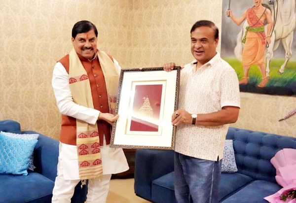 মধ্য প্ৰদেশৰ মুখ্যমন্ত্ৰী ড০ যাদৱৰ অসমৰ মুখ্যমন্ত্ৰী ড০ শৰ্মাক সৌজন্যমূলক সাক্ষাৎ