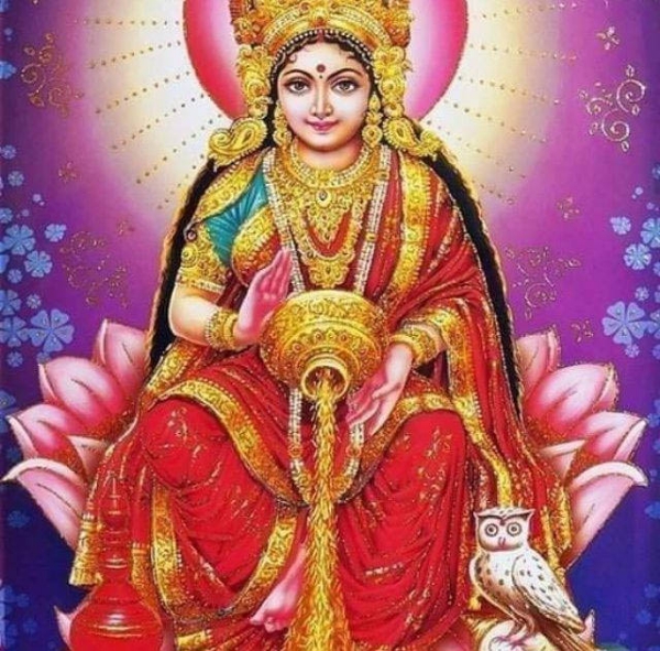 ধনৰ অধিষ্ঠাত্ৰী দেৱী লক্ষ্মী পূজা