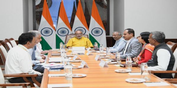 কেন্দ্ৰীয় মন্ত্ৰী বীৰেন্দ্ৰ কুমাৰ আৰু বি.এল. বৰ্মাৰ উপ-ৰাষ্ট্ৰপতিক সাক্ষাৎ