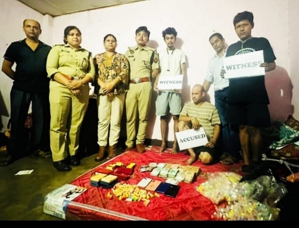 गुवाहाटीः प्रतिबंधित हेरोइन, चोरी के आभूषण एवं नगद रुपये के साथ गिरफ्तार शातिर चोर