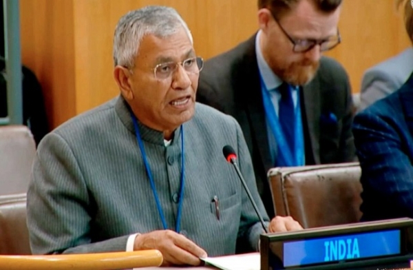 संयुक्त राष्ट्र की सभा में बोलते हुए पीपी चौधरी संयुक्त राष्ट्र की सभा में बोलते हुए पीपी चौधरी