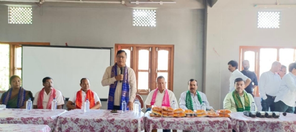 কোকৰাঝাৰত সুলভ মূল্যৰ মচুৰ দাইল, চেনি আৰু নিমখ বিতৰণ আঁচনিৰ আনুষ্ঠানিক শুভাৰম্ভ ।