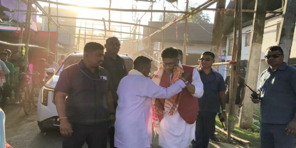 ডিমৰীয়াৰ ৰাস মহোৎসৱে মহোৎসৱে মন্ত্ৰী পীযুষ হাজৰিকাৰ অংশগ্ৰহণ