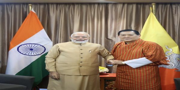 প্ৰধানমন্ত্ৰী মোদীৰ ভূটানৰ চতুৰ্থ ৰজাক সাক্ষাৎ, গোলকীয় শান্তি প্ৰাৰ্থনা উৎসৱত অংশগ্ৰহণ