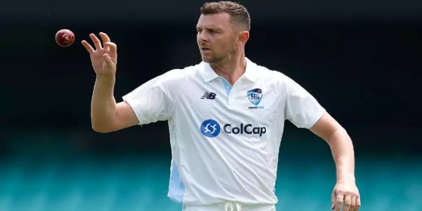 শ্বেন এবটে এছেছৰ প্ৰথম মেচত বাহিৰ, জোছ হেজলউড ফিট বুলি ঘোষণা