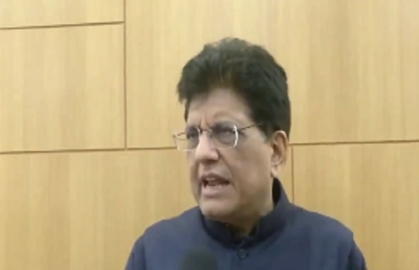 30वें सीआईआई साझेदारी शिखर सम्मेलन 2025 पर संवाददाताओं से बातचीत करते पीयूष गोयल 30वें सीआईआई साझेदारी शिखर सम्मेलन 2025 पर संवाददाताओं से बातचीत करते पीयूष गोयल