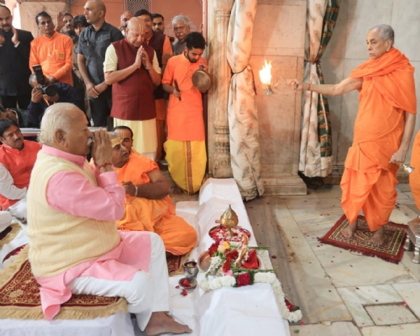 राष्ट्रीय स्वयंसेवक संघ के सरसंघचालक मोहन भागवत ने किए ठाकुर राधा गोविंद देवजी के दर्शन राष्ट्रीय स्वयंसेवक संघ के सरसंघचालक मोहन भागवत ने किए ठाकुर राधा गोविंद देवजी के दर्शन