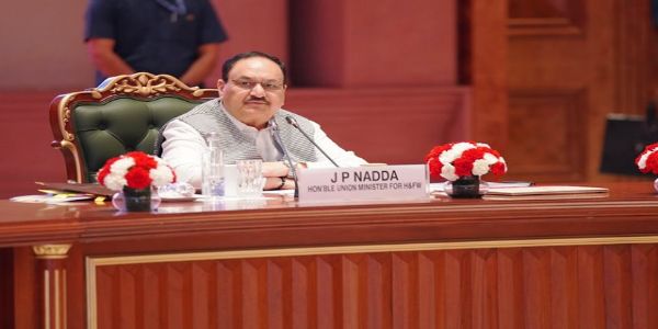 দেশৰ প্ৰতিখন চিকিৎসা মহাবিদ্যালয় আৰু জিলা চিকিৎসালয়ত এখনকৈ অমৃত ফাৰ্মাচী স্থাপন কৰা হ’ব: জে পি নড্ডা