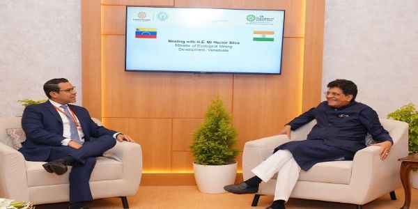 ভেনিজুৱেলাৰ মন্ত্ৰী হেক্টৰ ছিলভাৰ সৈতে পীয়ুষ গোৱেলৰ আলোচনা