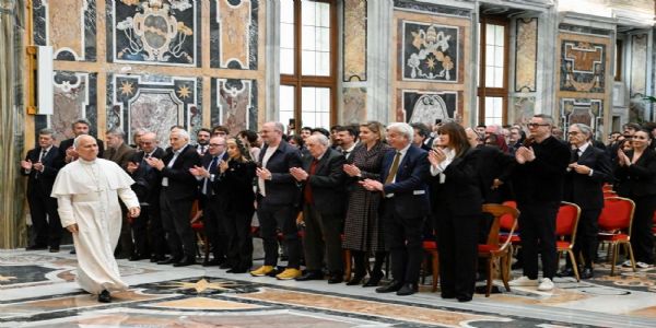 পোপ লিঅ’ই কয় যে ছবিয়ে সত্য দেখুৱাব লাগে আৰু আশাৰ সৃষ্টি কৰা উচিত