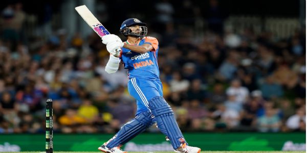 তৃতীয় টি-২০ত অষ্ট্ৰেলিয়াক ৫ উইকেটত পৰাস্ত কৰি ভাৰতৰ শৃংখলা ১-১ত সমতা স্থাপন