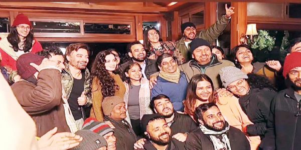 দো দিল ছবিখনৰ ডেৰমাহৰ শ্বুটিং নৈনীতালত সমাপ্ত