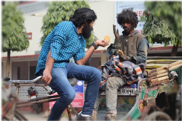 आज़ाद पाण्डेय — “माँ के सपनों को साकार करने को जीवन समर्पित”