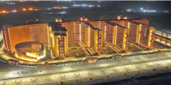 গুজৰাটৰ চুৰাট হীৰা বুৰ্ছাত কৰা হ